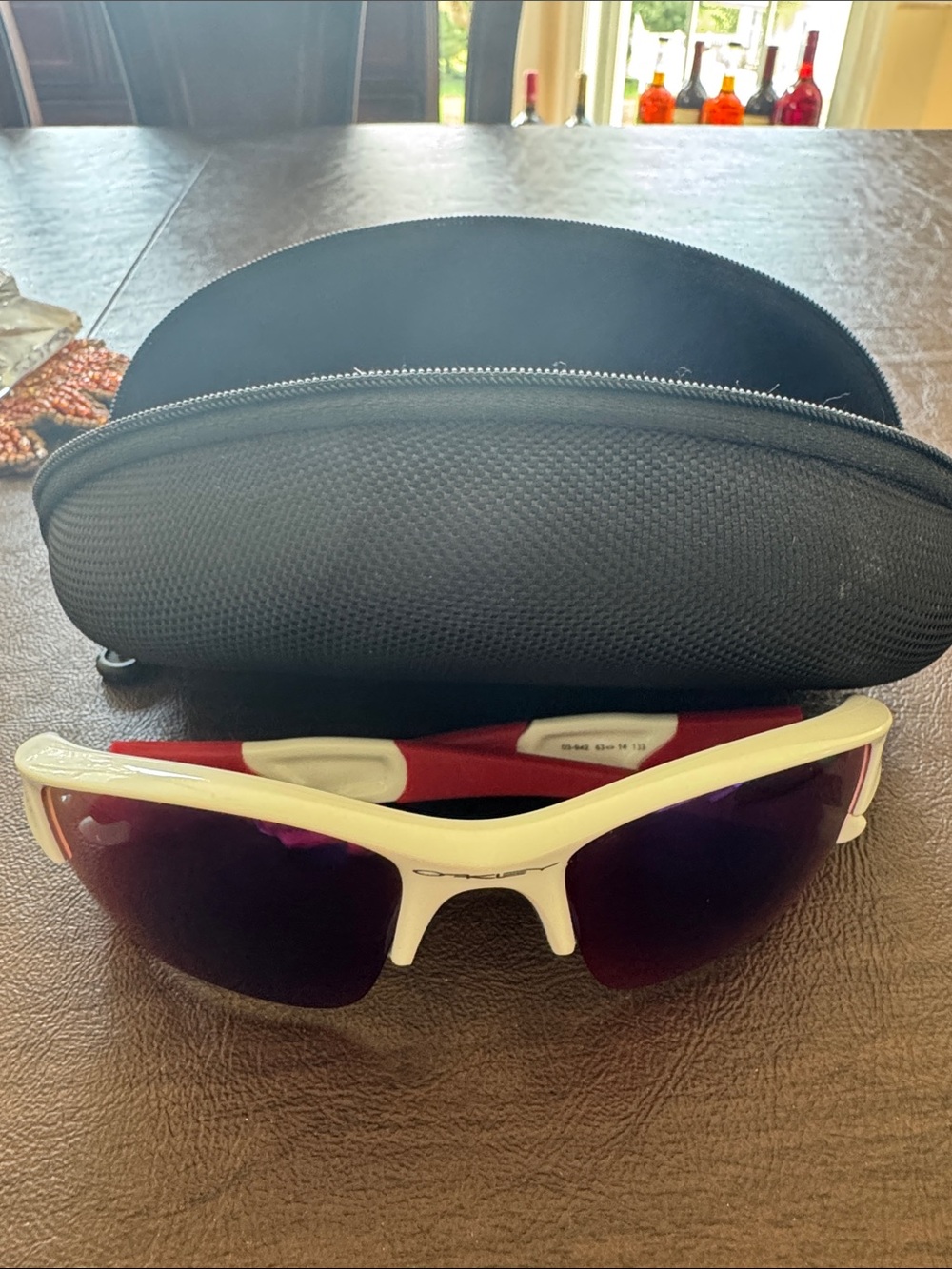 Oakley FLAK Boy’s White/Red Frame Sunglasses with blue Mirrored Lenses